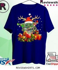 Baby Yoda Star Wars Christmas Santa Hat T-Shirt