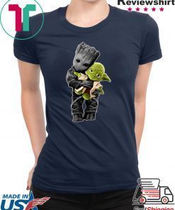 Baby Groot hugging Baby Yoda Tee T-Shirts