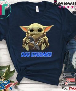 Baby Yoda And Groomer Gift T-Shirt