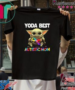 Baby Yoda Best Autistic Mom Gift T-Shirt