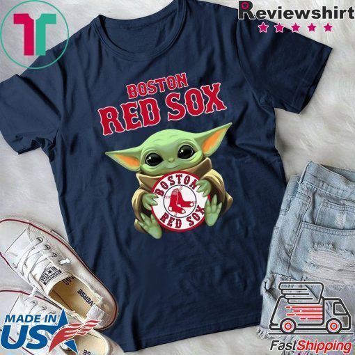 Baby Yoda Hug Boston Red Sox Gift T-Shirt