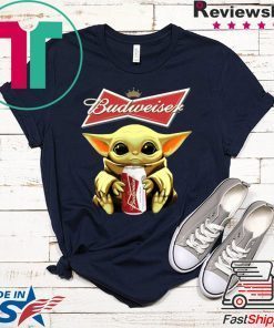 Baby Yoda Hug Budweiser Beer Gift T-Shirt