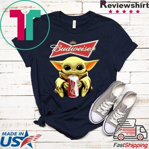 Baby Yoda Hug Budweiser Beer Gift T-Shirt