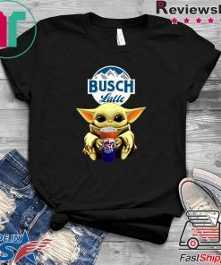 Baby Yoda Hug Busch Latte Beer Gift T-Shirt