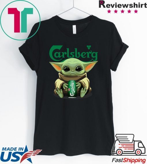 Baby Yoda Hug Carlsberg Gift T-Shirt