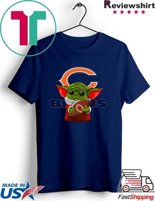 Baby Yoda Hug Chicago Bears Logo Gift T-Shirt