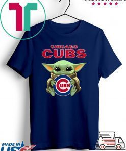 Baby Yoda Hug Chicago Cubs Gift T-Shirt