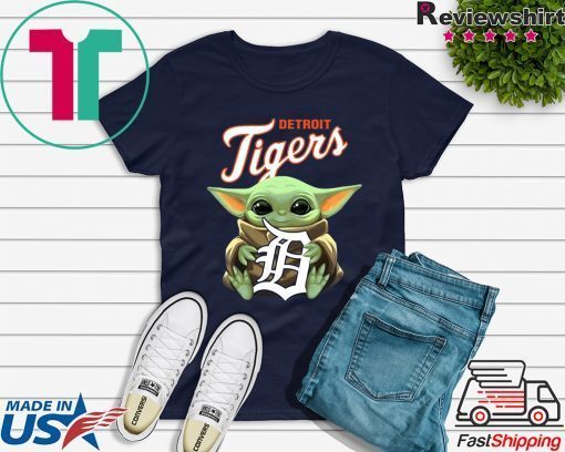 Baby Yoda Hug Drtroit Tigers Logo Gift T-Shirt