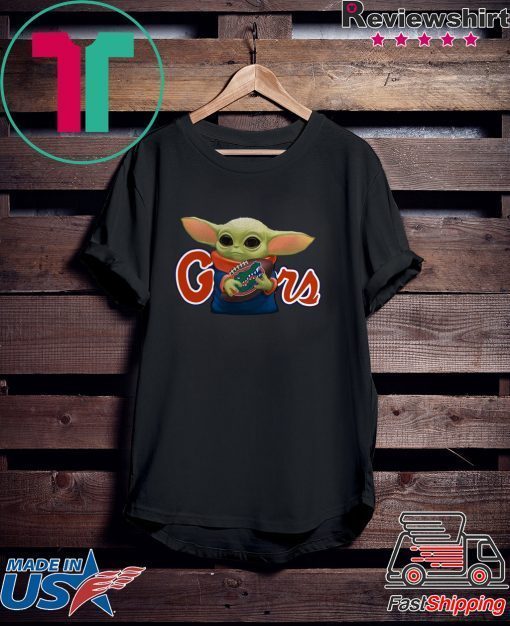 Baby Yoda Hug Florida Gators Gift T-Shirt