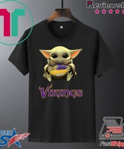 Baby Yoda Hug Minnesota Vikings Gift T-Shirt