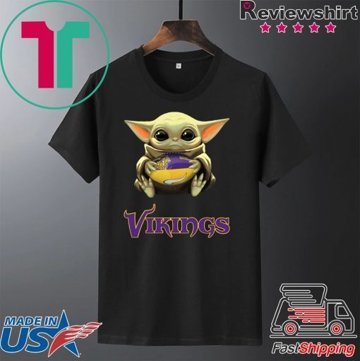 Baby Yoda Hug Minnesota Vikings Gift T-Shirt