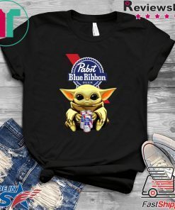 Baby Yoda Hug Pabst Blue Ribbon Beer 2020 T-Shirt