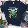 Baby Yoda Hug Philadelphia Eagles Gift T-Shirt