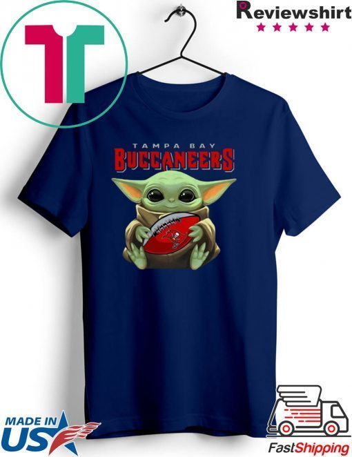 Baby Yoda Hug Tampa Bay Buccaneers Star Wars Mandalorian Gift T-Shirt