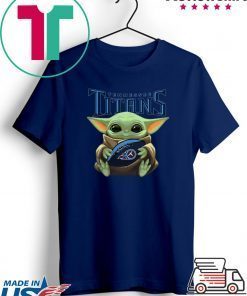 Baby Yoda Hug Tennessee Titans Star Wars Mandalorian Gift T-Shirt