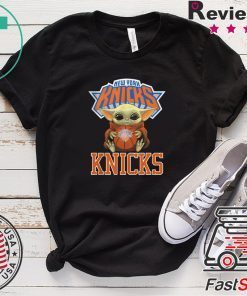 Baby Yoda New York Knicks Ball Logo Gift T-Shirt