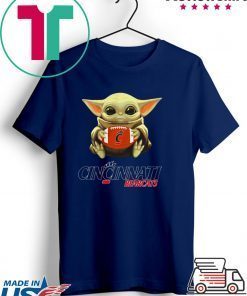 Baby Yoda hug Cincinnati Bearcats Gift T-Shirt