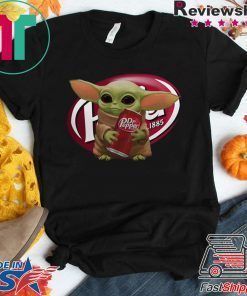 Baby Yoda hug Dr Pepper Gift T-Shirt