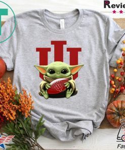 Baby Yoda hug Indiana Hoosiers Star Wars Gift T-Shirt