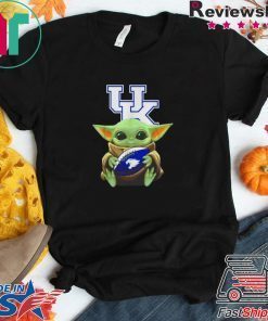 Baby Yoda hug Kentucky Wildcats Star Wars Gift T-Shirt
