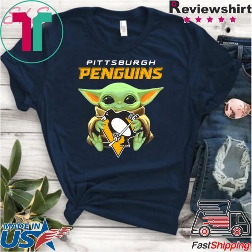 Mens Baby Yoda hug Pittsburgh Penguins T-Shirt