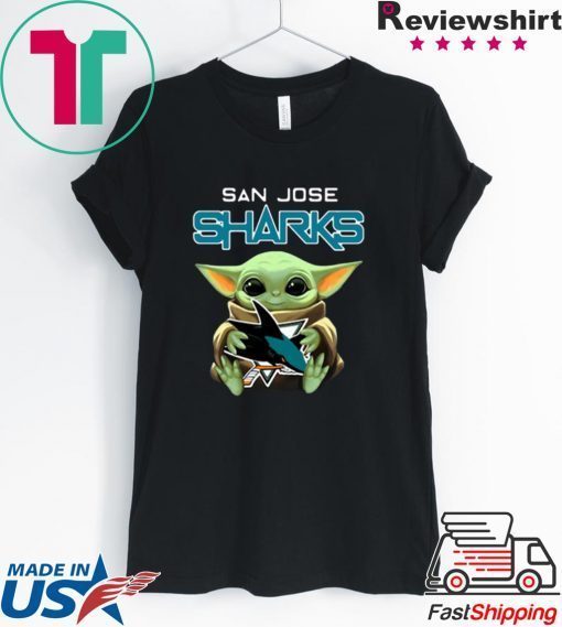 Baby Yoda hug San Jose Sharks Star Wars Mandalorian Gift T-Shirt