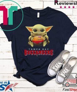 Baby Yoda hug Tampa Bay Buccaneers Gift T-Shirt