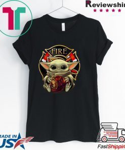 Baby Yoda hug firefighter captain hat Star Wars Gift T-Shirt