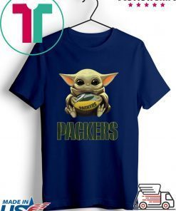 Official Baby Yoda Hug Green Bay Packers Gift T-Shirt