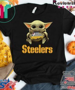 Official Baby Yoda Hug Pittsburgh Steelers Gift T-Shirt