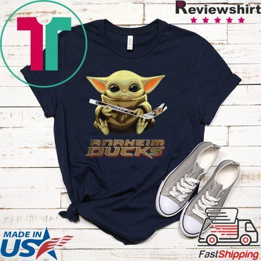 Star Wars Baby Yoda hug Anaheim Ducks Gift T-Shirt