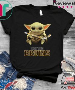 Star Wars Baby Yoda hug Boston Bruins 2020 T-Shirt