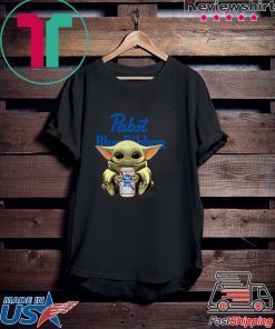 Star Wars Baby Yoda hug Pabst Blue Ribbon Beer Gift T-Shirt