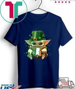 Baby Yoda Hug St Patrick’s Day Gift T-Shirts