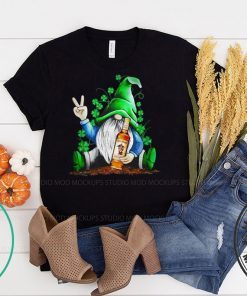 Gnomes Lucky Hug Captain Morgan St Patrick’s Day Gift T-Shirt