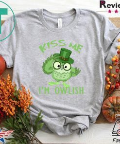 Kiss Me I’m Owlish St Patricks Day Gift T-Shirt