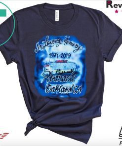 IN LOVING MEMORY ROARACLE OAKLAND CA 1971 - 2019 SHIRT IN LOVING MEMORY OF ROARACLE ARENA - GOLDEN STATE WARRIORS - STEPHEN CURRY GIFT T-SHIRT