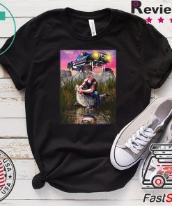 Trump Gator Wrestling Funny Trump Lover Gift T-Shirt